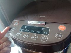 電飯煲怎么清洗？用神奇清潔海綿去除電飯煲污漬圖解